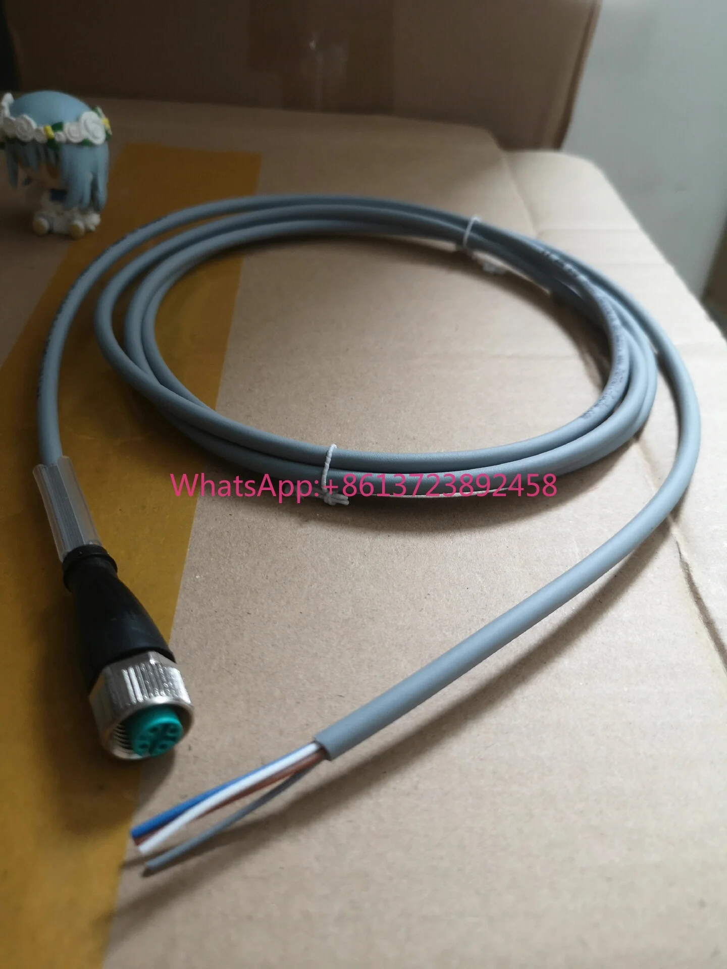 

Pepperl + Fuchs V15-G-2M-PUR Spot