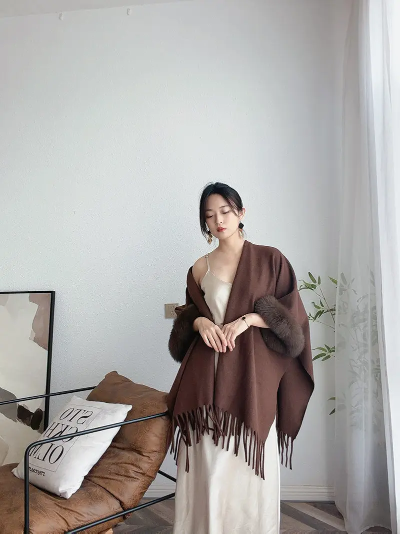 Autumn Winter New Wool Tassel Shawl Women's Warm Evening Dress Outer Cape with Real Fox Fur Cuff