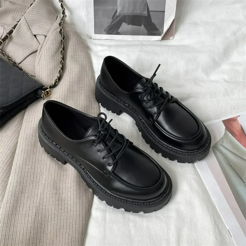 Black Patent Leather Women\'s Loafers Platform Slip-On Shoes for 2024 Spring Tassel Design Casual Flats Perfect for Work Wear