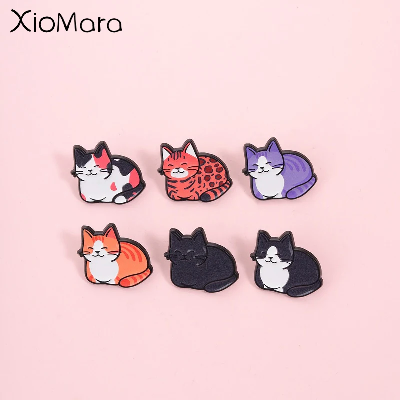 Cartoon Schlafendes Kätzchen Emaille-Anstecknadel Niedliche Katzen-Brosche Kawaii Tier-Anstecker Rucksack-Accessoires Geschenke für Freunde