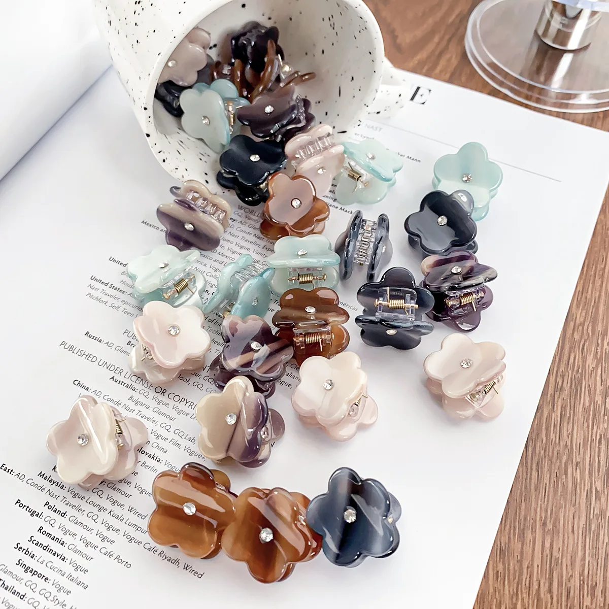 

Korean New Fashion 2.5cm Superior Acetic Acid Mini Hair Clip Retro Small Rhinestones Flower Side Bangs Clip Hair Accessories