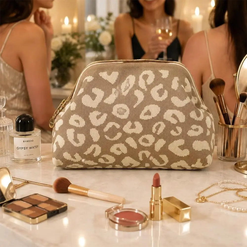 Fashion Polyester Clutch Bag Leopard Print Knitted Fabric Clip Bag Large Capacity Clip Closure Purse Party Occasion