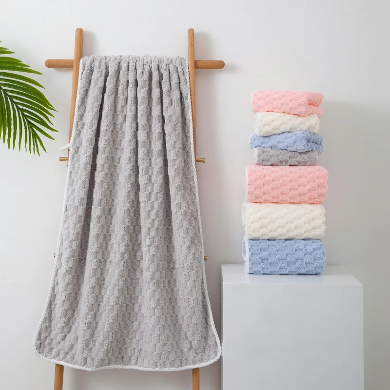 Bath Towel Soft and Quick Dry Bath Towels for Adults Plush Cloud Patterned for Bathroom Extra Absorbent