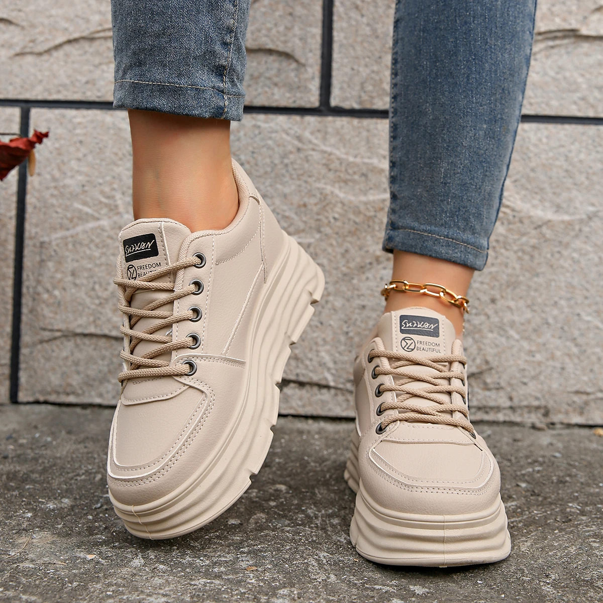 Women Sneakers New Trendy Casual Breathable Wear-Resistant Sneakers Women Spring Labor Protection Fashion Designer Shoes Women