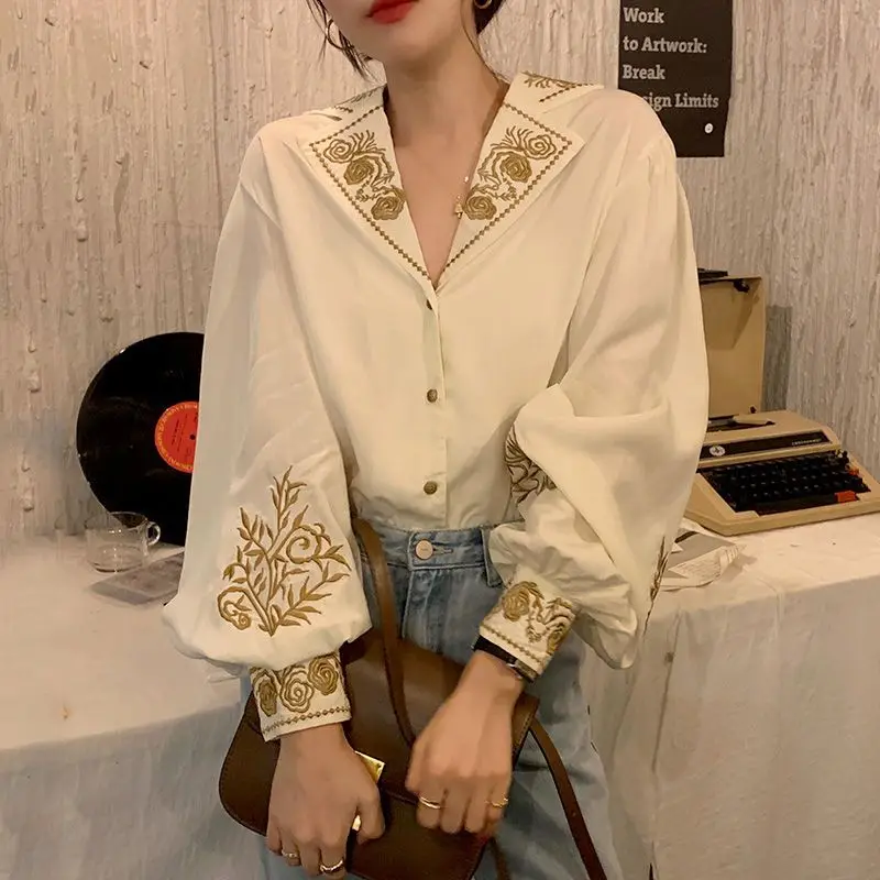 2024 New Spring and Autumn Korean Retro Casual Shirt Lantern Sleeve Flip Collar Printed Embroidered Splicing Women\'s Shirt Top