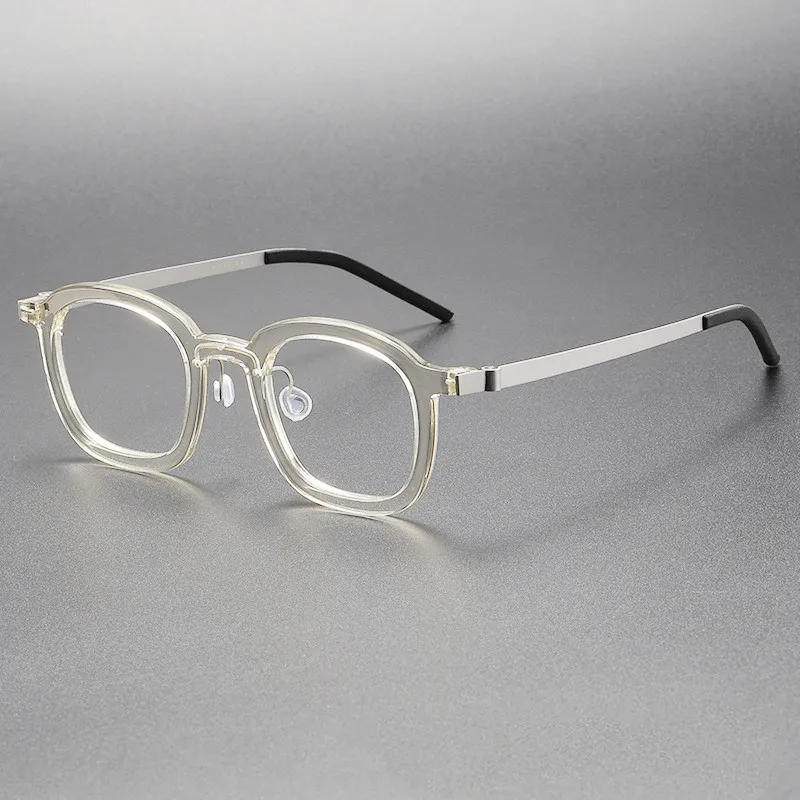 Ultra-light pure titanium glasses frame can be equipped with prescription glasses.