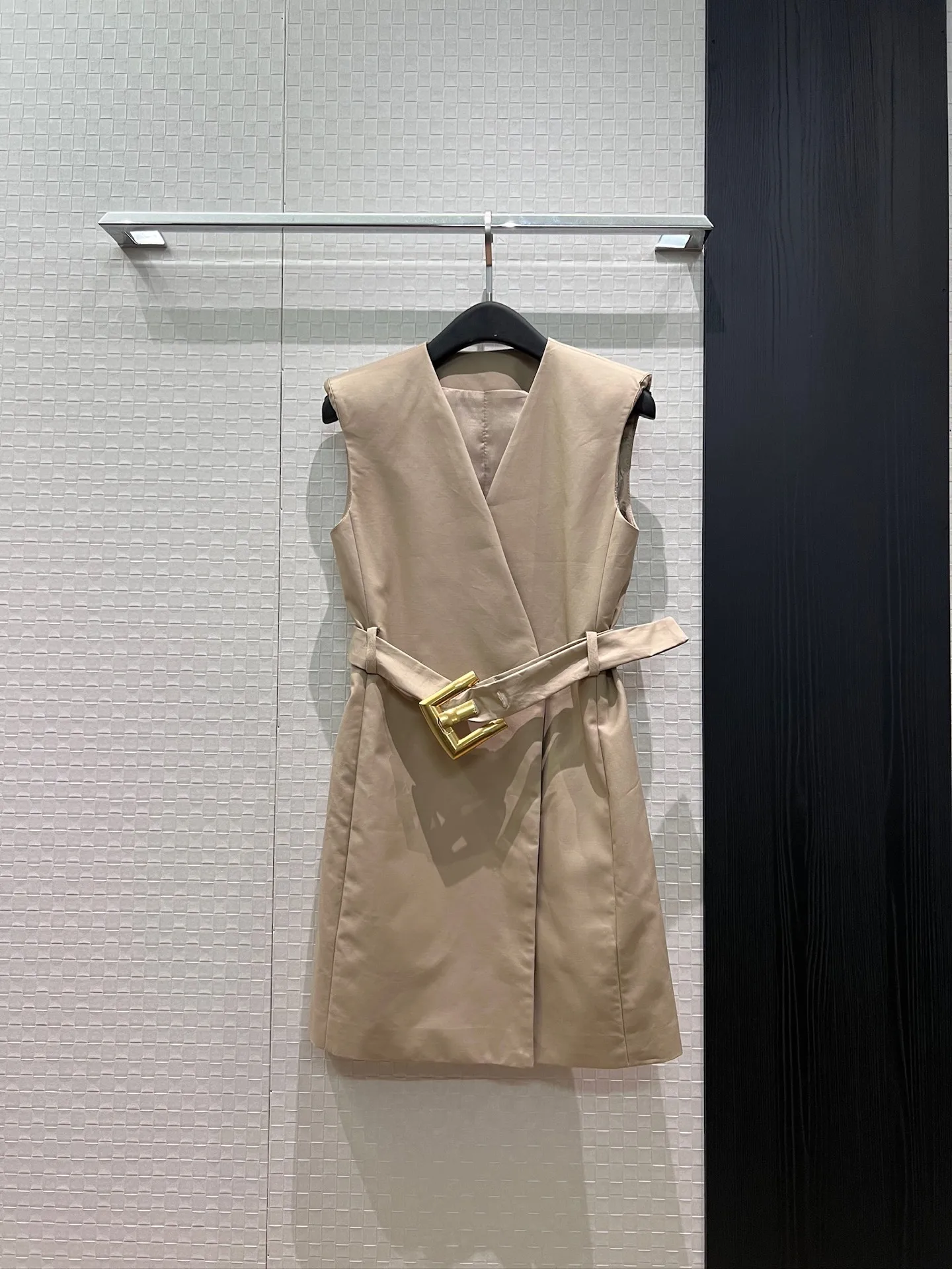 26 New Wide Belt for Waist Containment V-neck Shoulder Padding Sleeveless Blouse Dress Formal Evening Dress Slim-Fitting and Sli