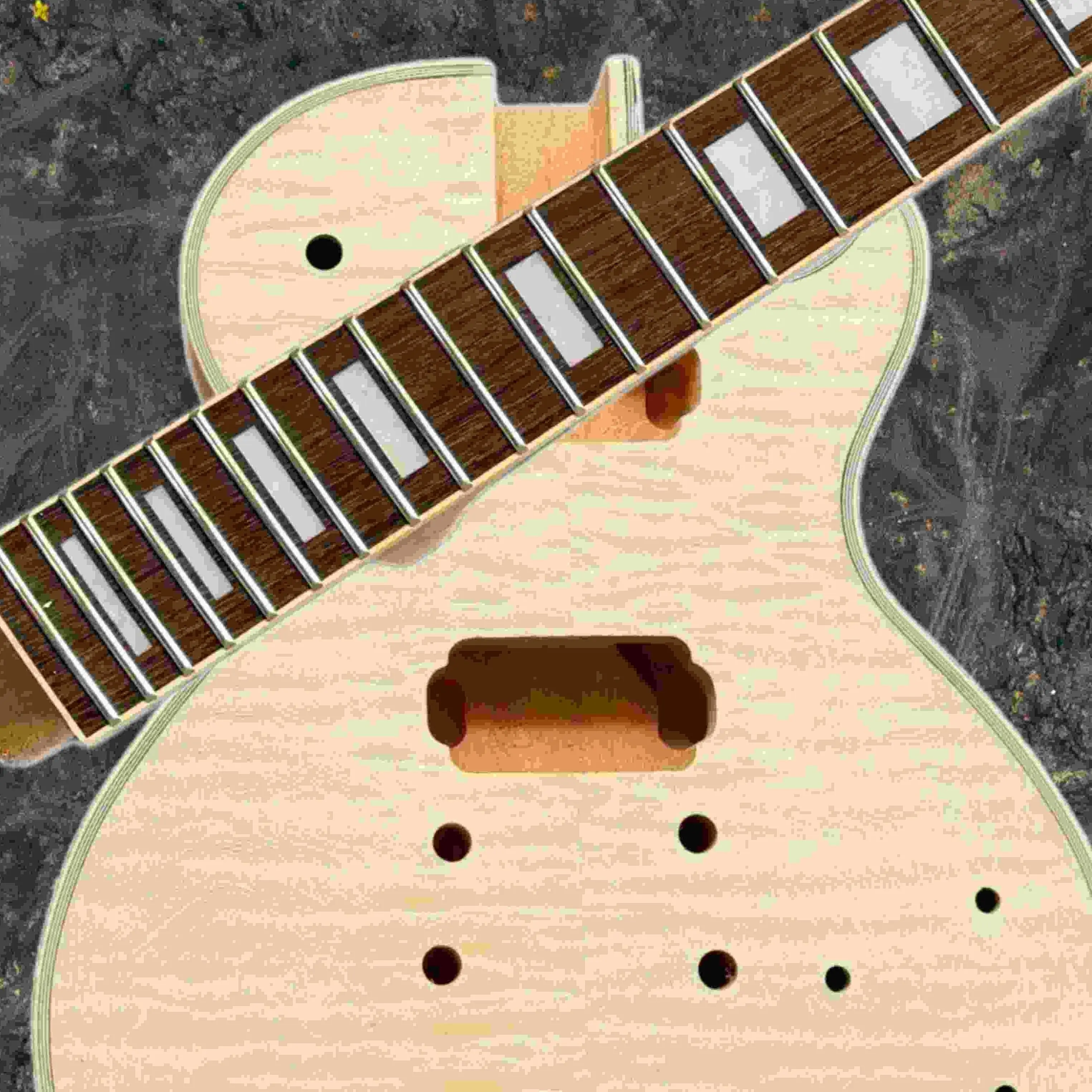 Electric Guitar Beginner - 수제 반제작 일렉트릭 기타(액세서리 포함)는 실용적인