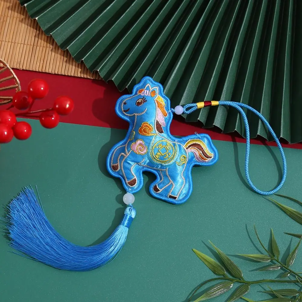 Colgante Bordado De Poni De Estilo Chino, Festival De Primavera, Mascota Del Zodiaco, Caballo, Decoración Colgante, Llavero Con Borla — -43%, $0.36 Coupon, from $0.47 – 43% descuento – €0.47