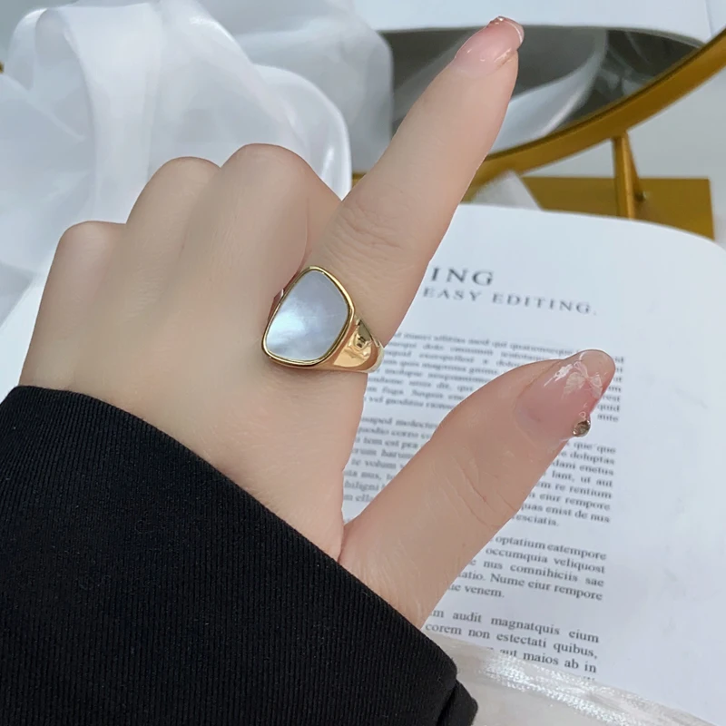 

Массивное золотое кольцо из титановой стали для женщин, широкая версия, роскошное модное кольцо с белым перламутром для указательного пальца