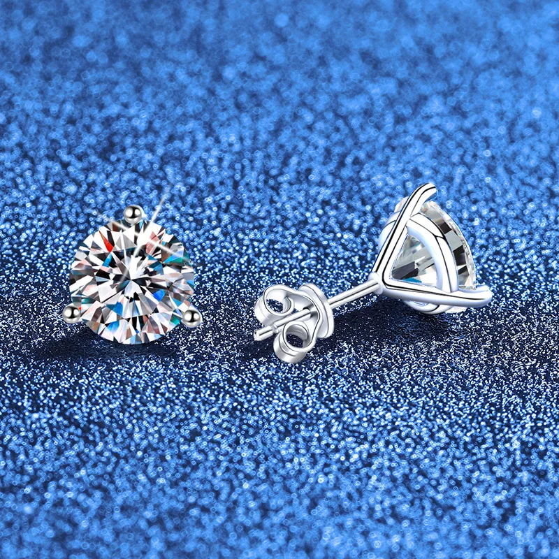 Classic Platinum PT950 18K Gold Moissanite Three Claw Earrings with Simple and Elegant Temperament Moissanite Threaded Earrings