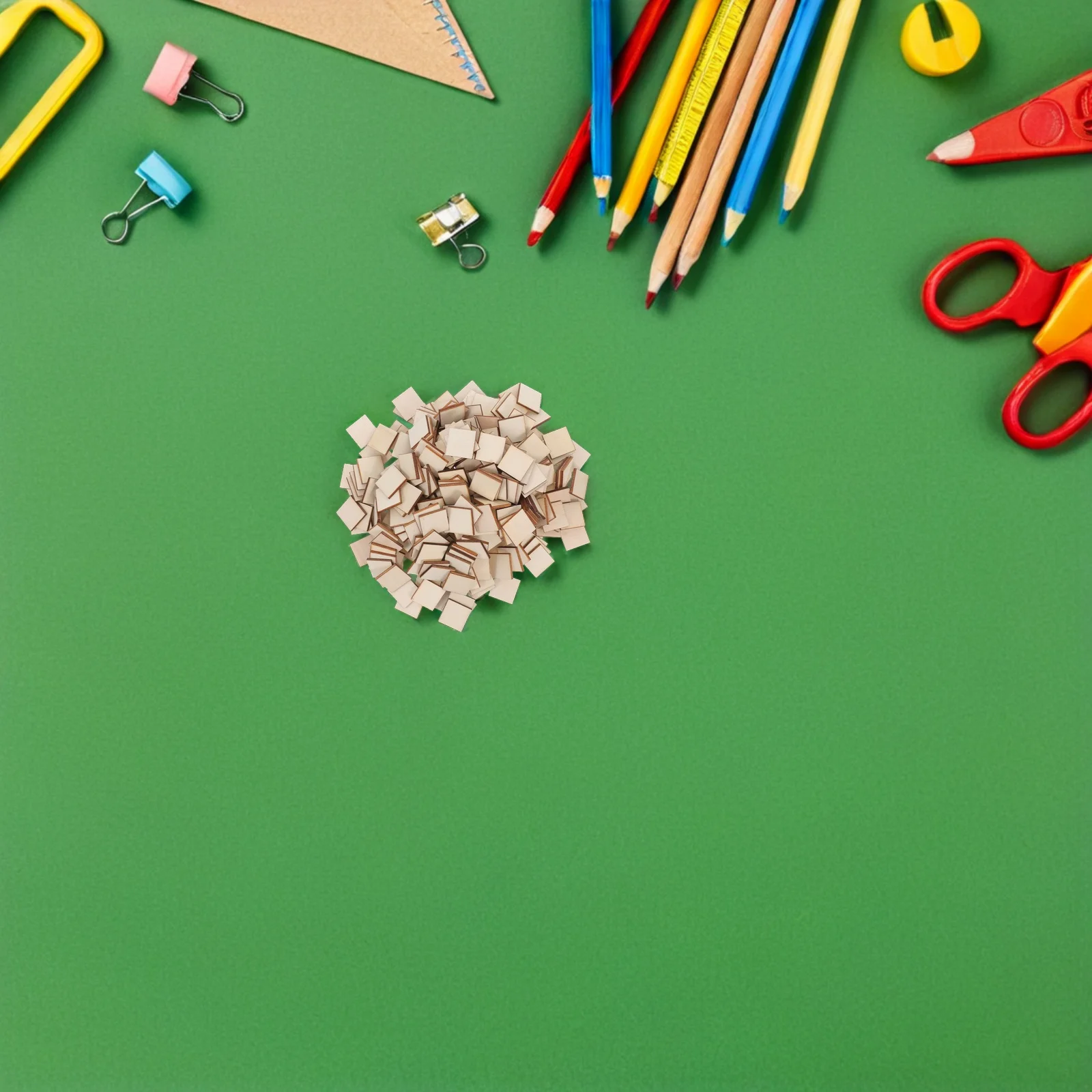 

500 Pcs Square Wood Chips Engraving Blanks Slices for Crafts Unpainted Cutouts Unfinished Squares Beige Sign