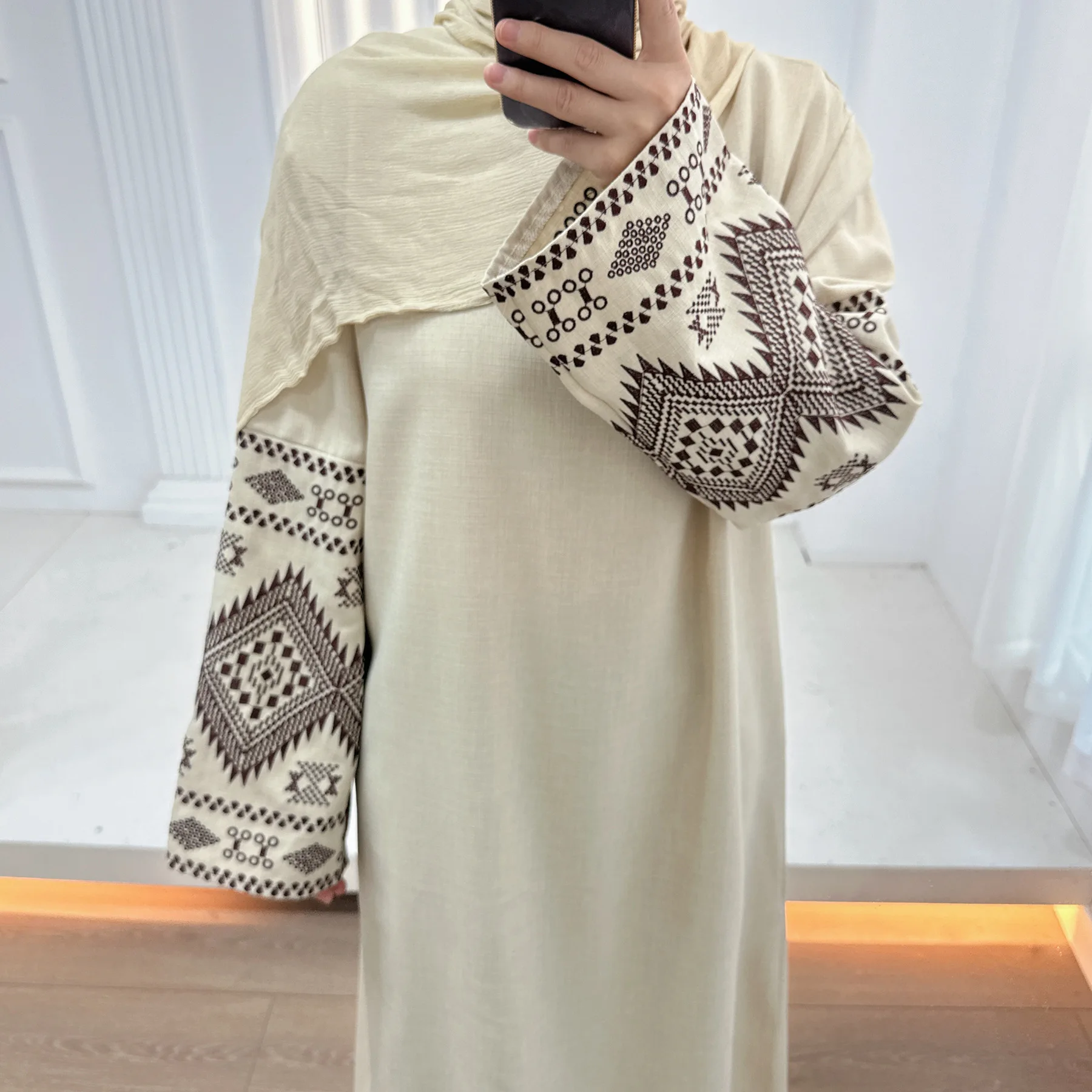 ดูไบ Abaya สําหรับผู้หญิง 2025 Eid Ramadan มุสลิมชุดเย็บปักถักร้อยอิสลาม Jalabiya Caftan Marocain Femme Musulmane ตุรกี Kaftan Robe