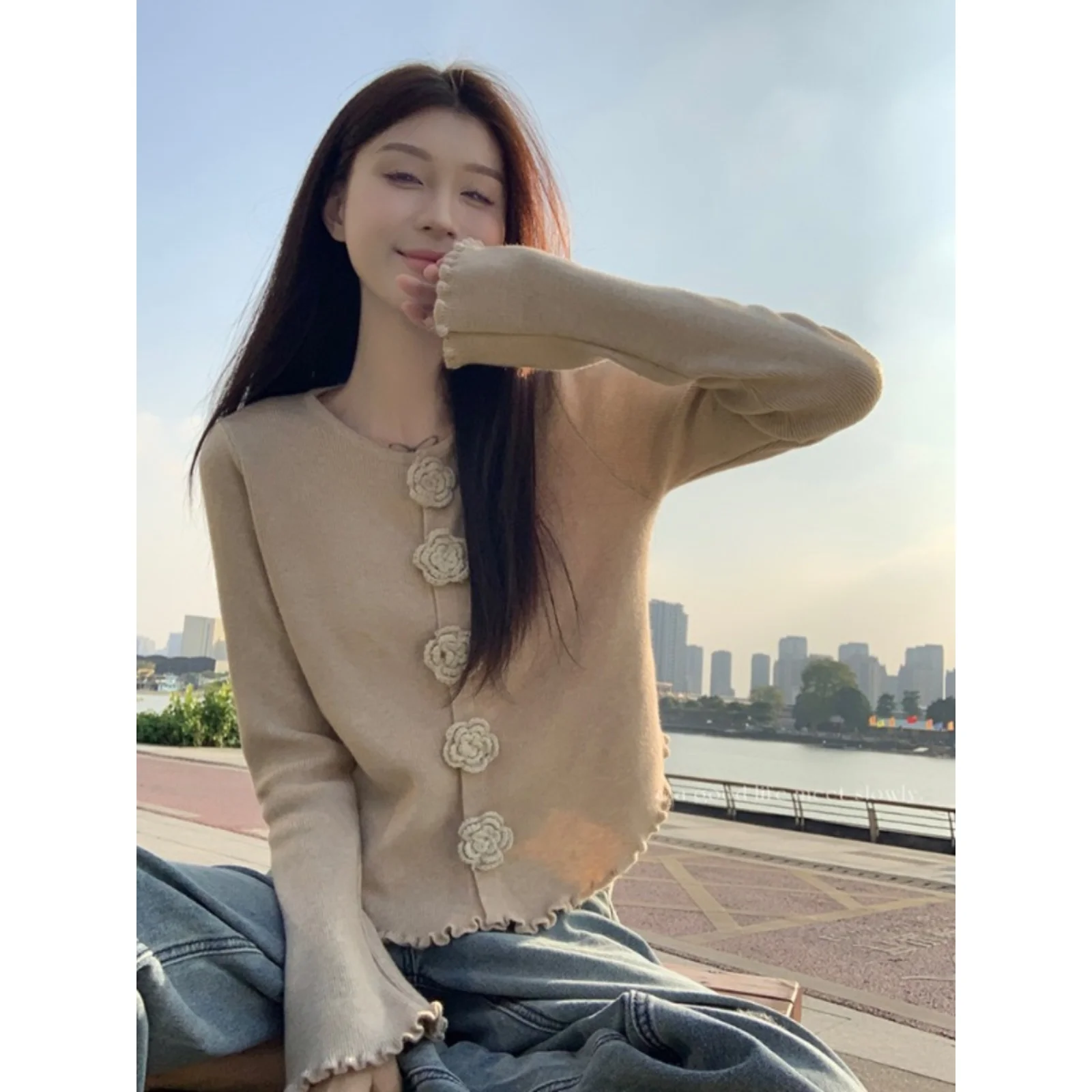 

Облегающий круглый свитер Ne Rose Flower Embellied, осень 2024, корейский свитер Sweet Sle, универсальная тонкая толстовка с капюшоном