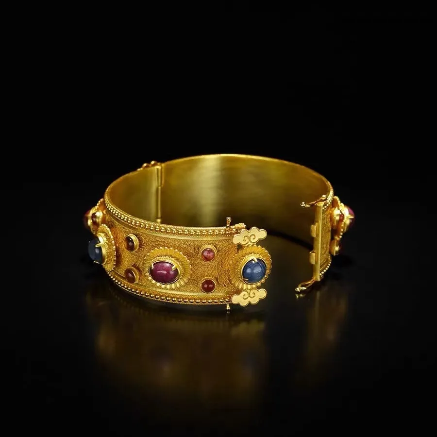 New Styles of Europe and America Pure Copper Gold-Plated Closed Bracelet, Fashionable and Light Luxury Jewelry Bangle for Women