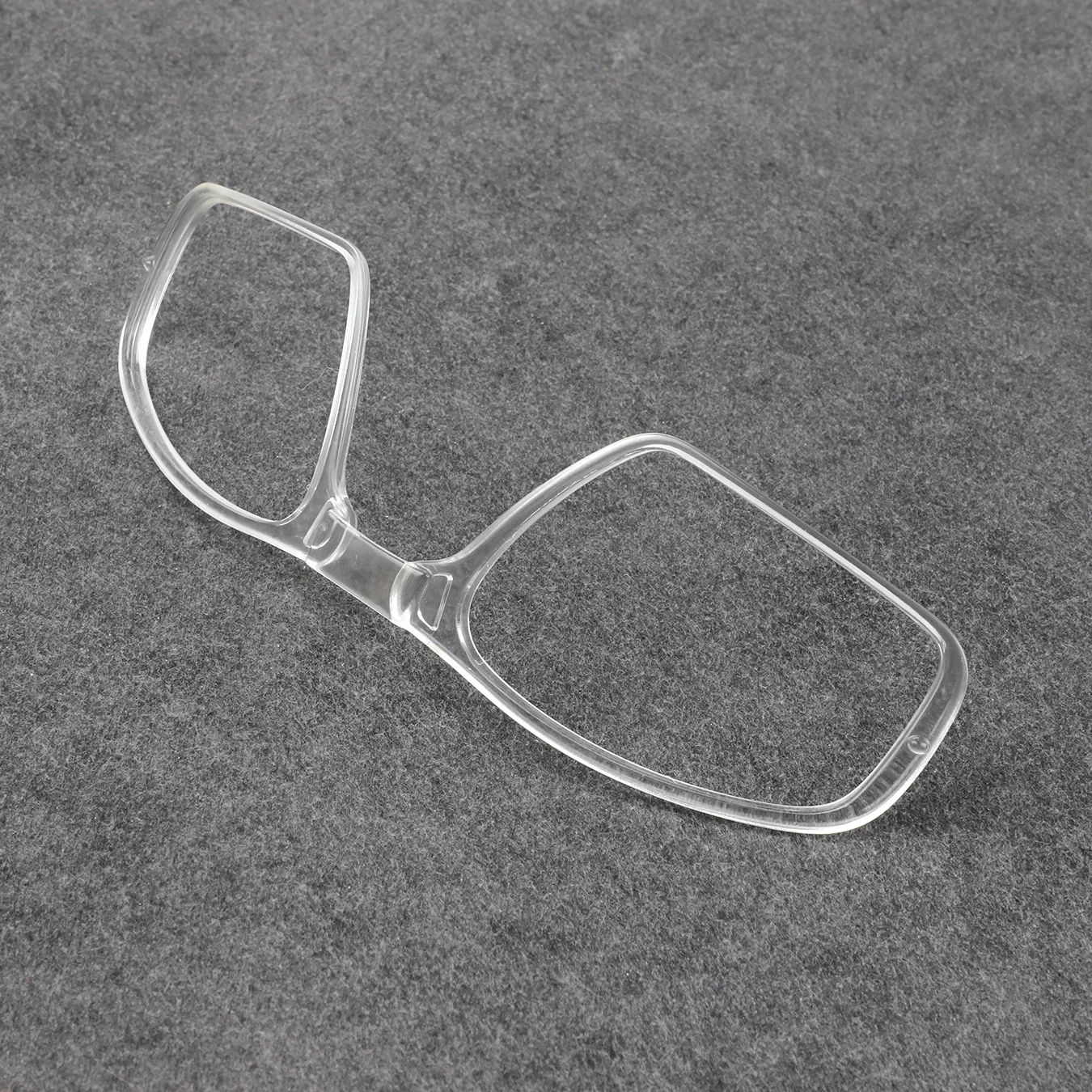 

Insert Clip-On Lens Carrier for Oakley Radar Path OO9051 / Edge OO9184 / Range OO9056 / Pitch OO9052 / Pace OO9333 / Radar XL