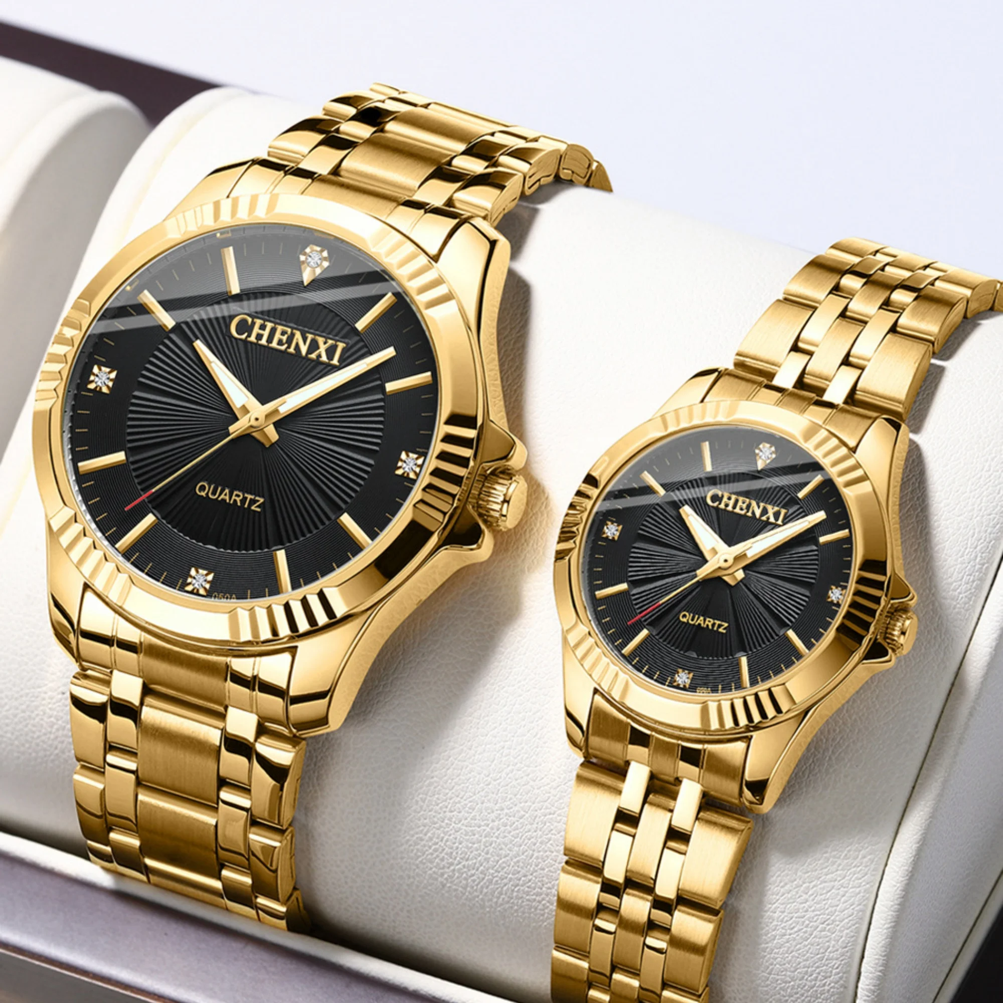 Couple Quartz Watch Men Women Band Round Wristwatch Luxury Gold Waterproof Lover Watches Ideal Gift For Wedding Anniversary