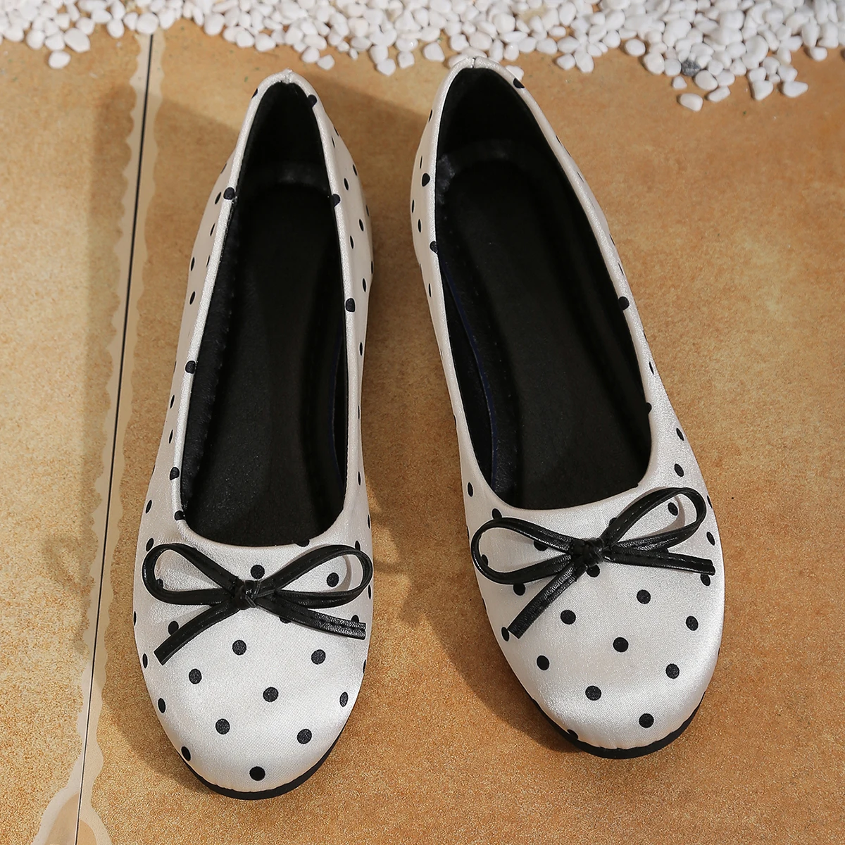 Damen-Ballerinas mit Polka-Dot-Muster und Schleife, runde Zehenpartie, Slip-On, lässige flache Schuhe – Detail 7