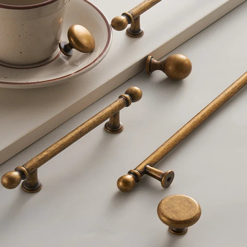 French Luxury Copper Single hole Handles for Modern Minimalist High-end Wardrobe Doors Cabinets Shoe Cabinets Drawer Furniture