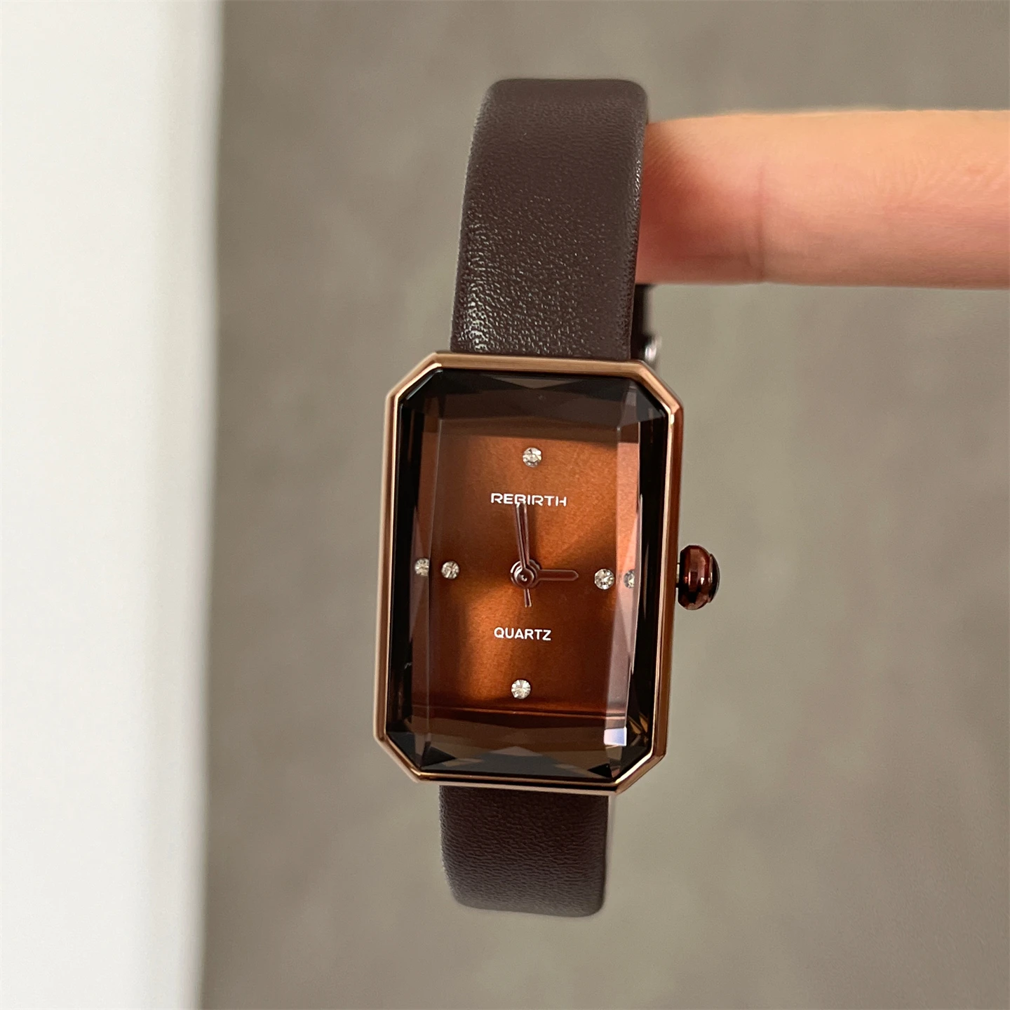 Autumn and winter retro brown casual ladies watch design versatile literary female thin strap quartz watch female female gift