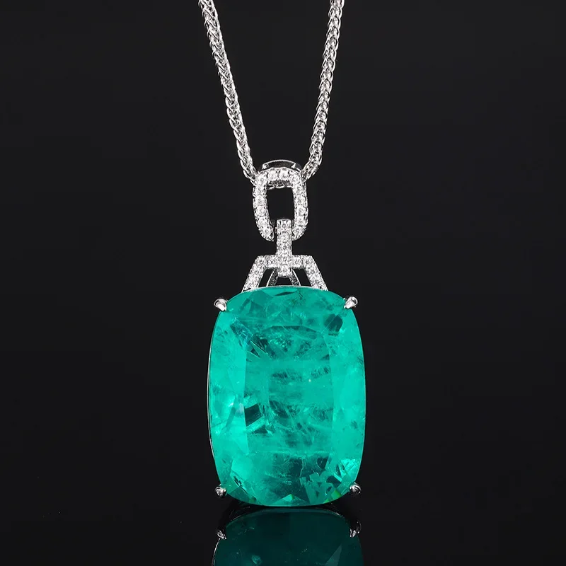 2024 New Copper Bottom Gold Plated European and American Simulated Emerald Square Diamond Pendant Necklace 20 * 28