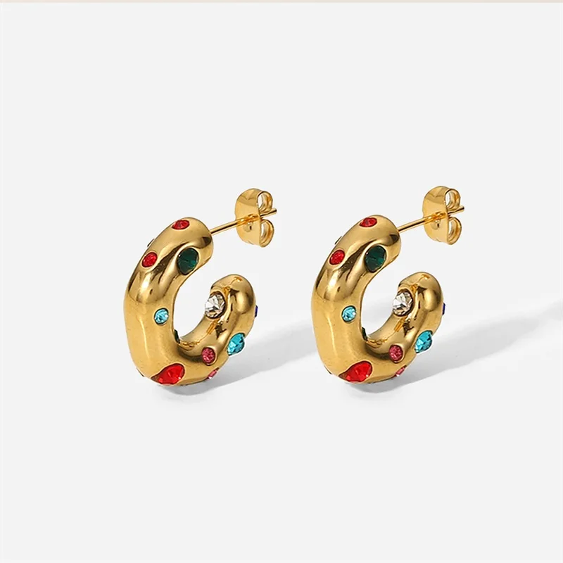 Schmuck C – Elegante Ohrringe mit unverwechselbarem Design