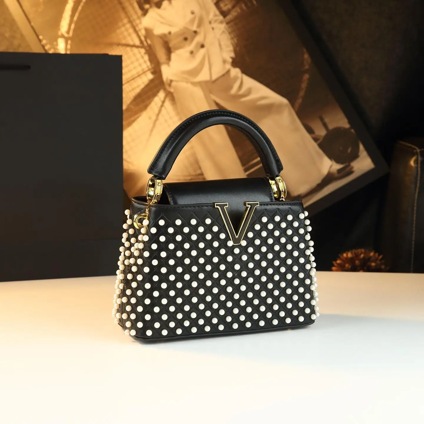 

Chic And Elegant Diaper Bag Women's Luxury Crossbody Handbag Designer Leather Tote Minimalist Vintage Large Capacity