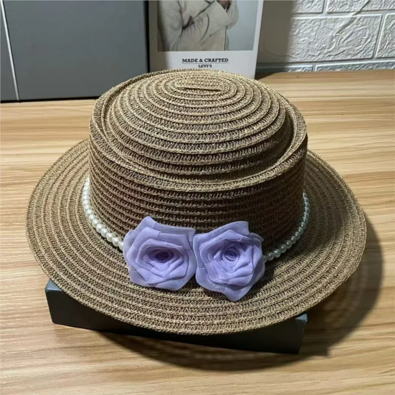 

This elegant rose-shaped recessed hat is a versatile and fashionable for women's outings providing shade