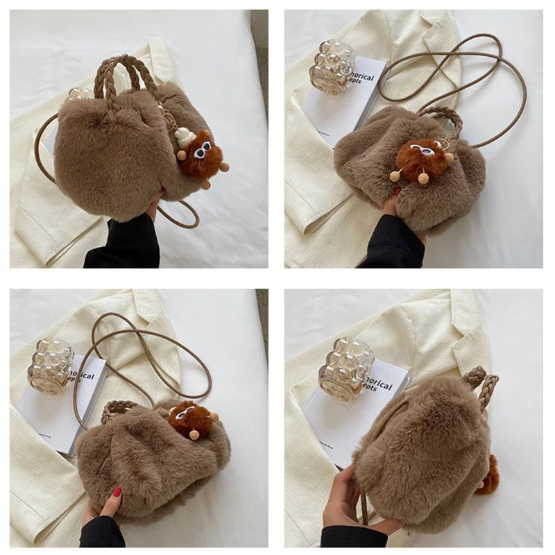 Sac à main en peluche avec structure magnétique pour femme, fausse fourrure, poignée douce et lisse, sac côtelé de luxe, haute qualité