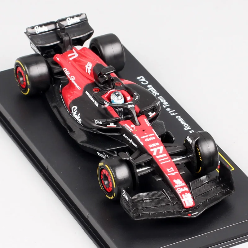 ブラーゴ 1/43スケール 2023 アルファロメオ オルレン C43 # 77 ヴァルテリ・ボッタス GP レーシングカー モデル ダイキャスト＆おもちゃの乗り物 ヘルメット アクリルボックス