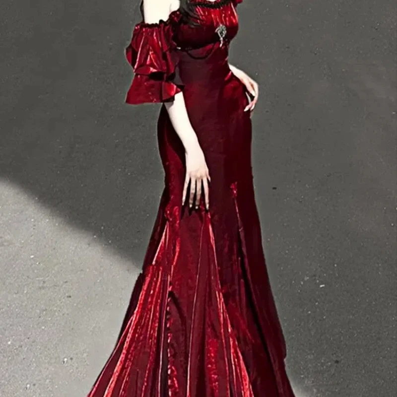 Red Rose Lolita Mermaid - style Skirt: A Gorgeous Birthday Gown for the Royal Sister. This Lolita - style dress is an exquisite