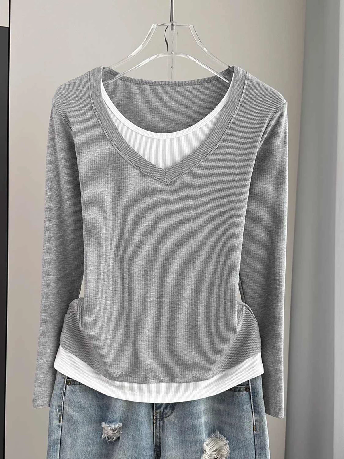 

Fashion Fake Two Pieces Long Sleeve T-shirt Women Spring/Autumn New V-Neck Contrast Color Slim Bottoming Tee Thin Undershirt Top
