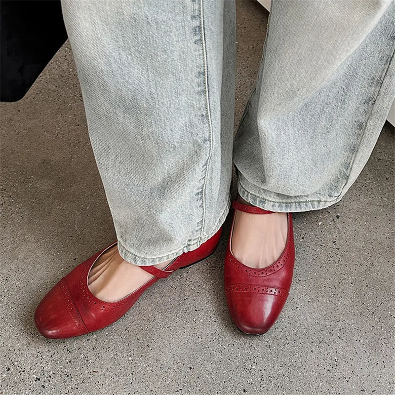 

New Spring/summer Genuine Leather Woman Shoes Round Toe Women Pumps Shoes for Women Fashion Brogue Designs Mary Jane Shoes