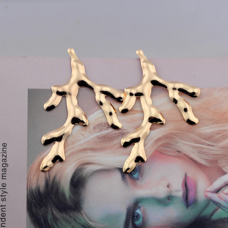 여성용 과장된 브랜치 빅 댕글 귀걸이, 심플 파티 스테이트먼트 주얼리, 레트로 골든 트위스트 메탈 빅 롱 드롭 귀걸이