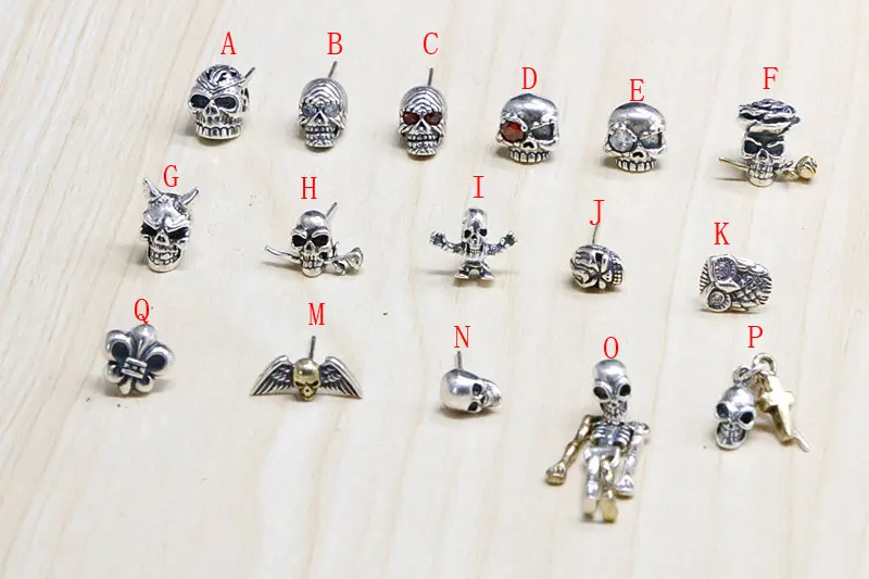 Personalized retro vintage Thai silver trendsetter hip-hop, Japanese and Korean non mainstream pure silver skull earrings, men's