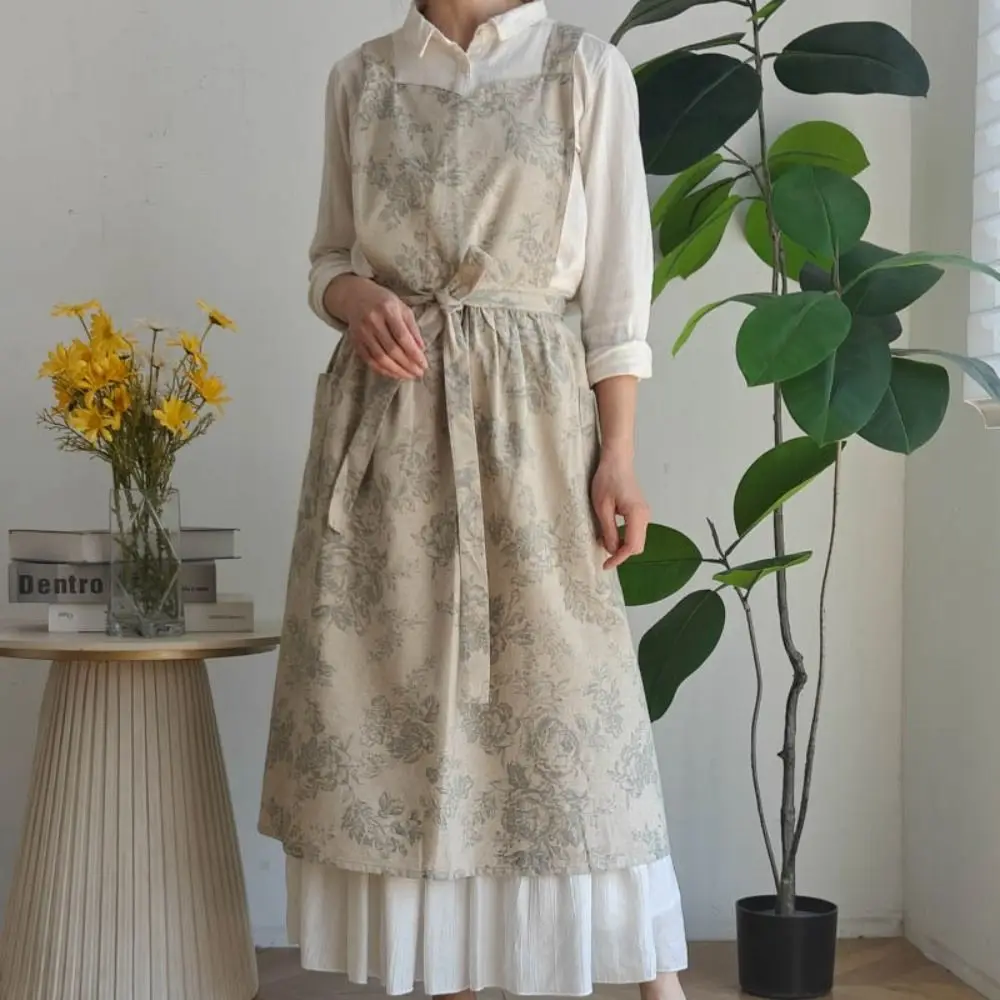 Durable Elegant Kitchen Apron with Pockets Exquisite Cooking Apron Retro Soft Cleaning Apron Kitchen