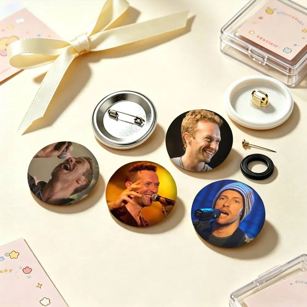 Singer Coldplay-Chris M-Martin  25 32 44 58 75mm Badges Personalized Round Brooches Pins Accessory Gift
