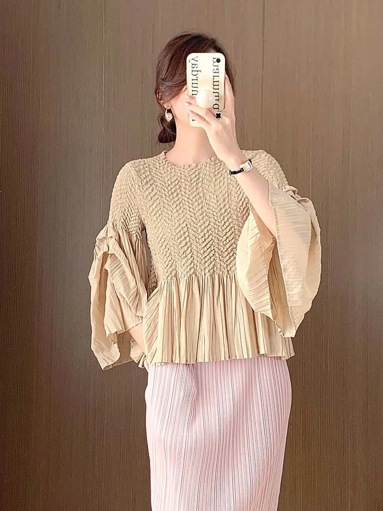 LANMREM Women Pleated Blouse Round Neck Long Bubble Sleeves Ruffles Solid Color Female Fashion Top 2024 Spring New 2DA2883