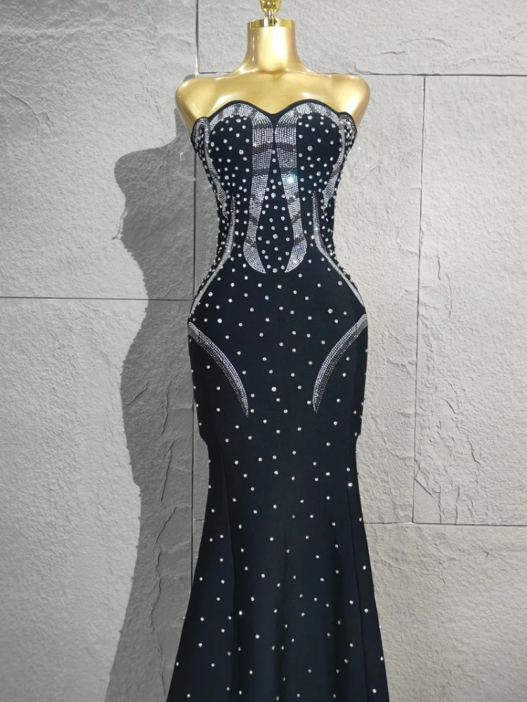 

2025 Women's Black Strapless Evening Dress - Sparkly Rhinestones, Mermaid Cut, Ideal for Special Occasions