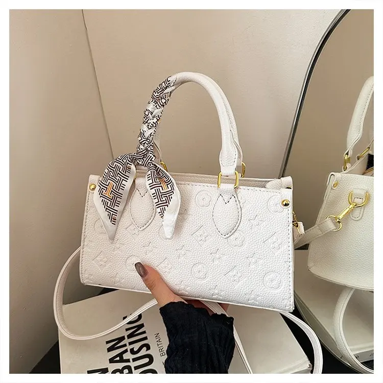 

Women's High-End Commuter Small Tote Bag 2025 New Trendy Versatile Embossed Stylish Minimalist Shoulder Crossbody Bag