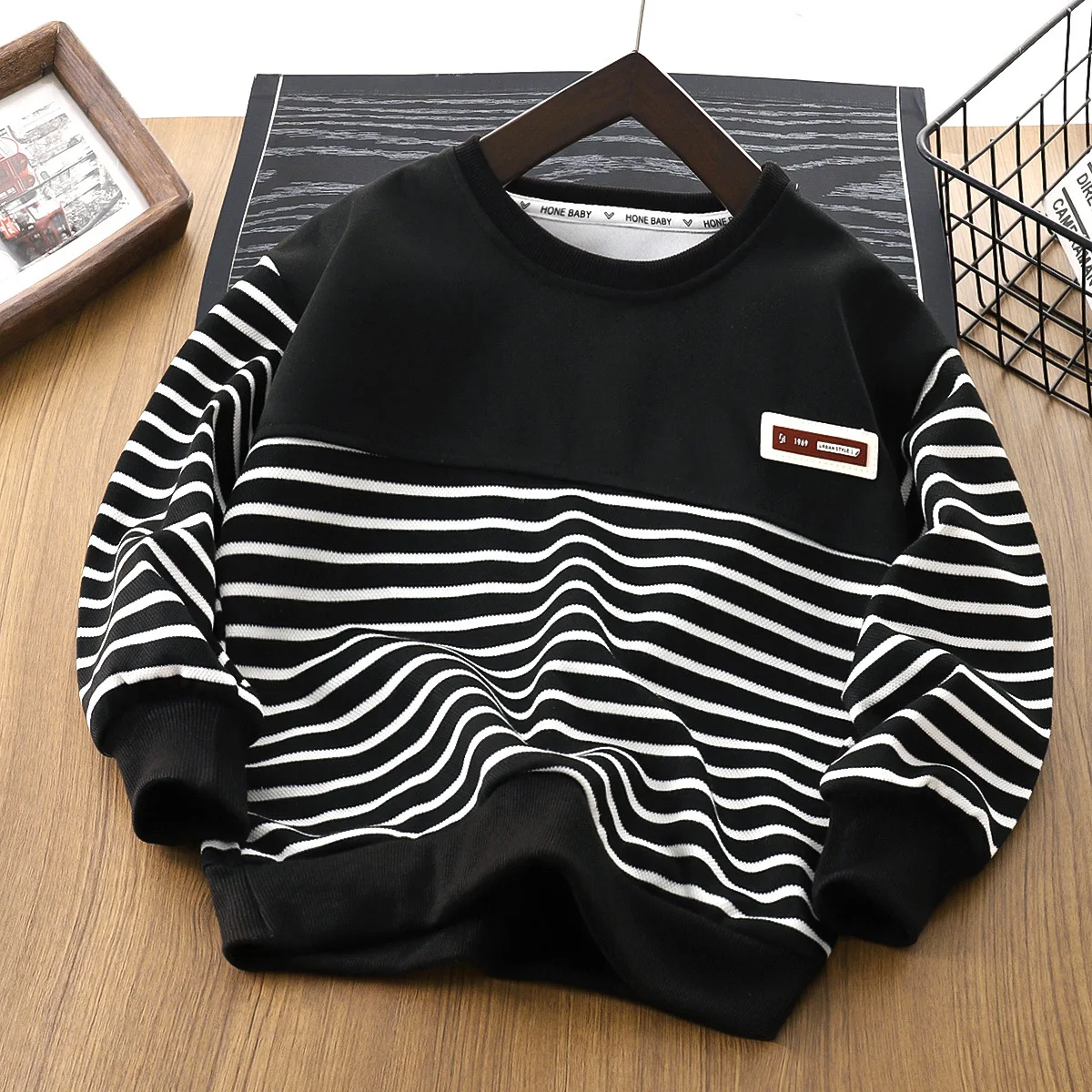 Children's hoodie 2025 Spring and Autumn new style boys' half zip hoodie Korean version striped lapel mid size children's round