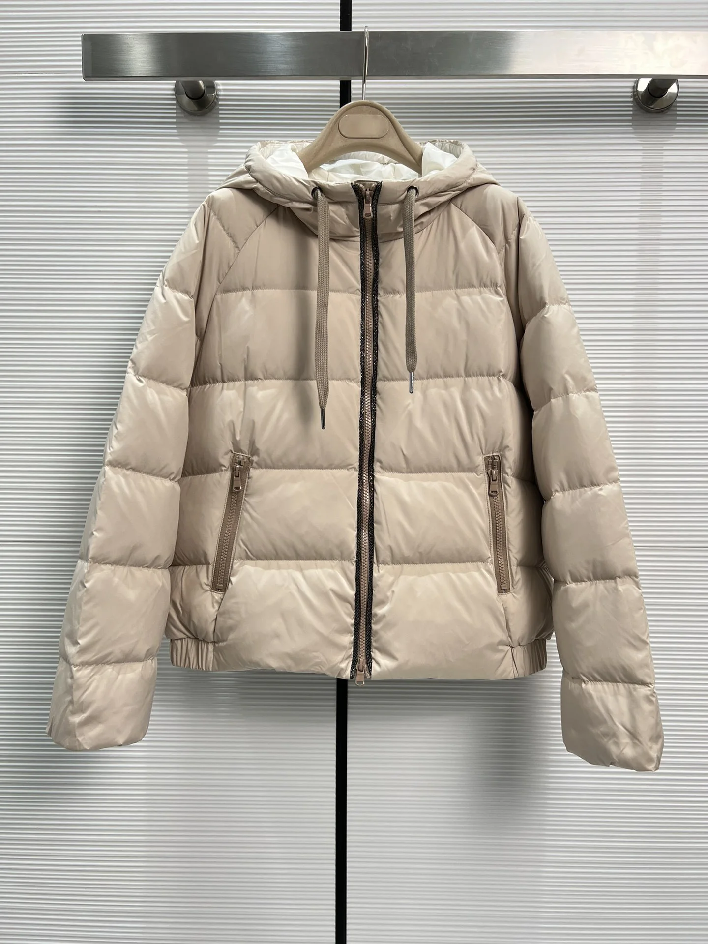 Women\'s Clothing Front chain design hooded short down coat Winter New 0119