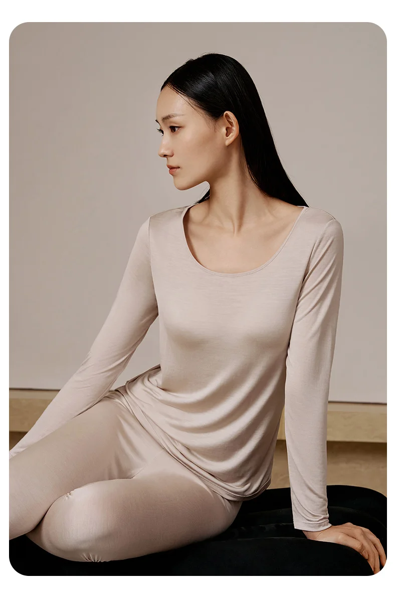 BirdTree, 100%Mulberry Silk Warm T-shirt, Women With Chest Pads O Neck Solid, Basics Bottom Tops, 2024 Autumn Winter P48621QC