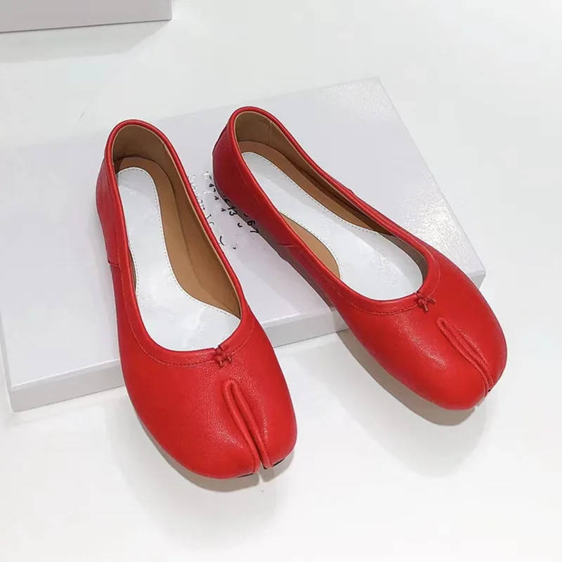 

Top leather split toe shoes, horseshoe shoes, ballet loafers, bursting sheepskin shallow mouth silver single shoes