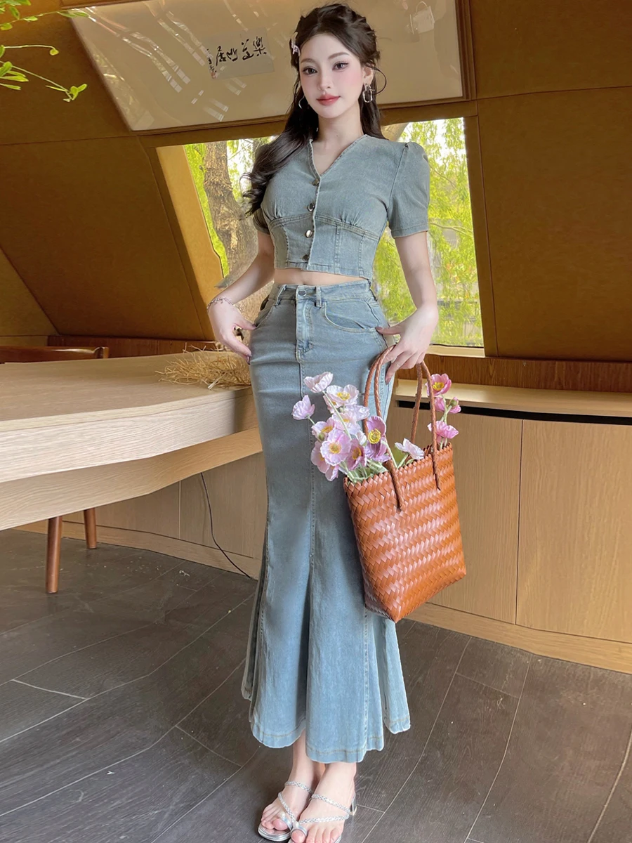 

Retro Pure Desire Short Bubble Sleeve V-neck Half-length Fish-tail Denim Set Women's Fashion Slim-fit Shirt Summer Outfit