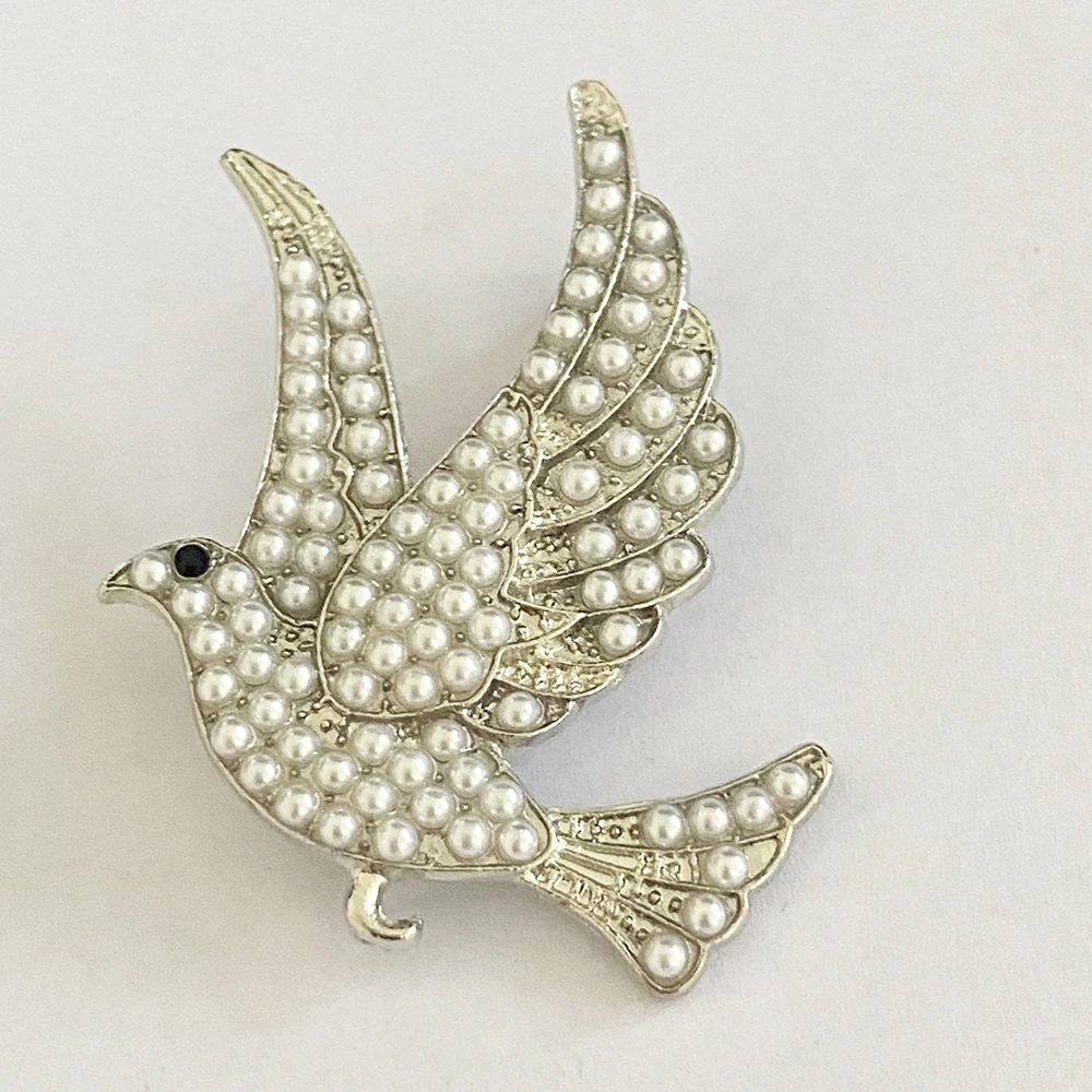 All pearl dove iconic brooch