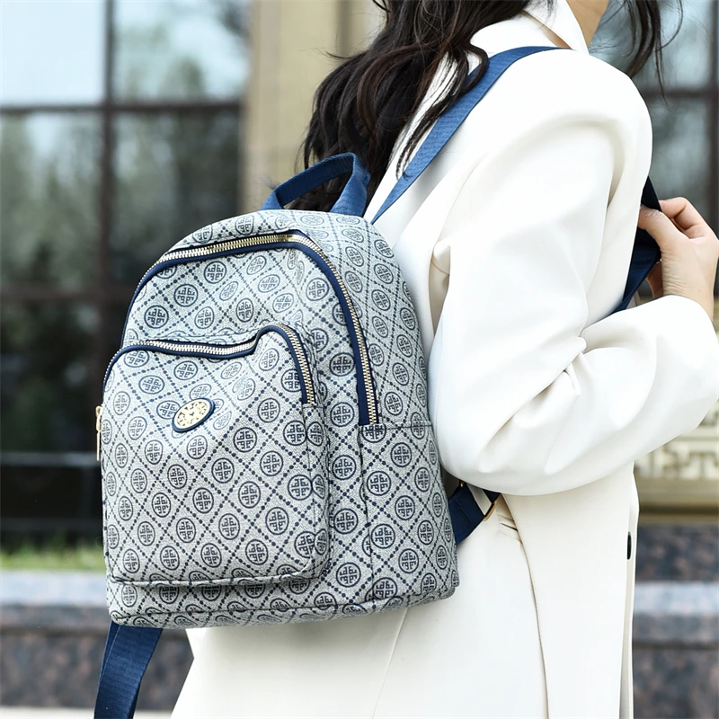 

Креативный женский рюкзак, новый стиль 2025, модный, легкий, дорожный школьный рюкзак с монограммой в стиле ретро, женский повседневный рюкзак