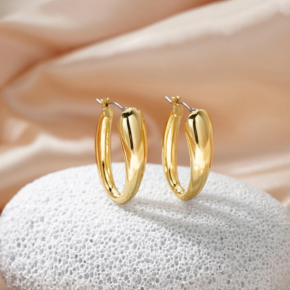 Fashionable hollow simple design C-shaped earrings Brass 18kPVD gold-plated waterproof non-fading jewelry accessories