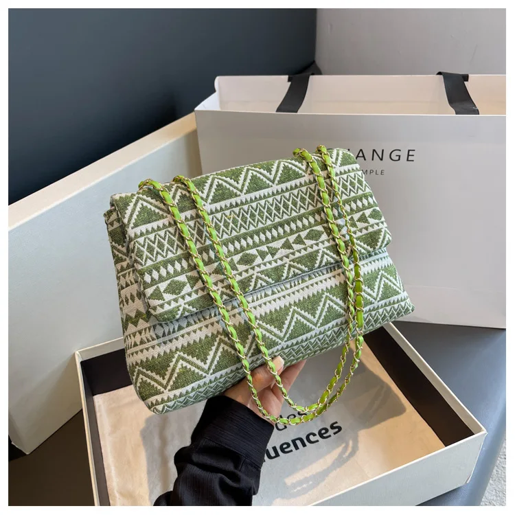 

2025 Summer Large Capacity Tote Bag for Women Trendy Shoulder Crossbody Purse Fashionable Commuter Bag Stylish Casual Handbag