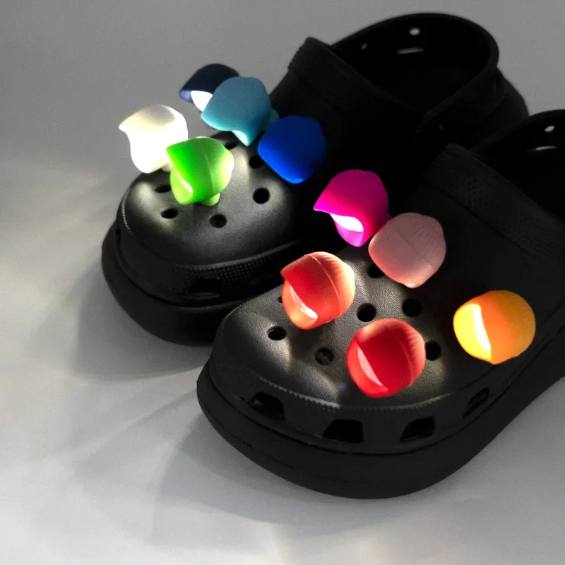8 PVC LED shoe lights, accessories suitable for nighttime walking, camping, and dog walking, shoe lights, 3 lighting modes